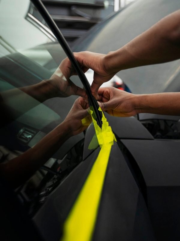 auto-service-salon-doign-car-wrapping-2-scaled.jpg